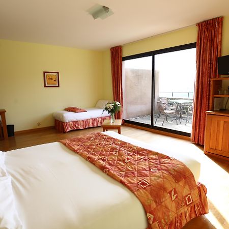 Logis Hotel-Restaurant La Mere Biquette Saint-Pons  Екстер'єр фото