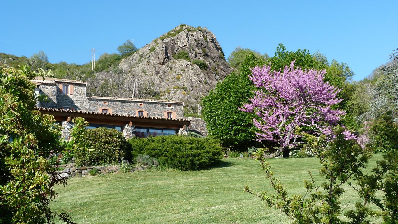 Logis Hotel-Restaurant La Mere Biquette Saint-Pons  Екстер'єр фото