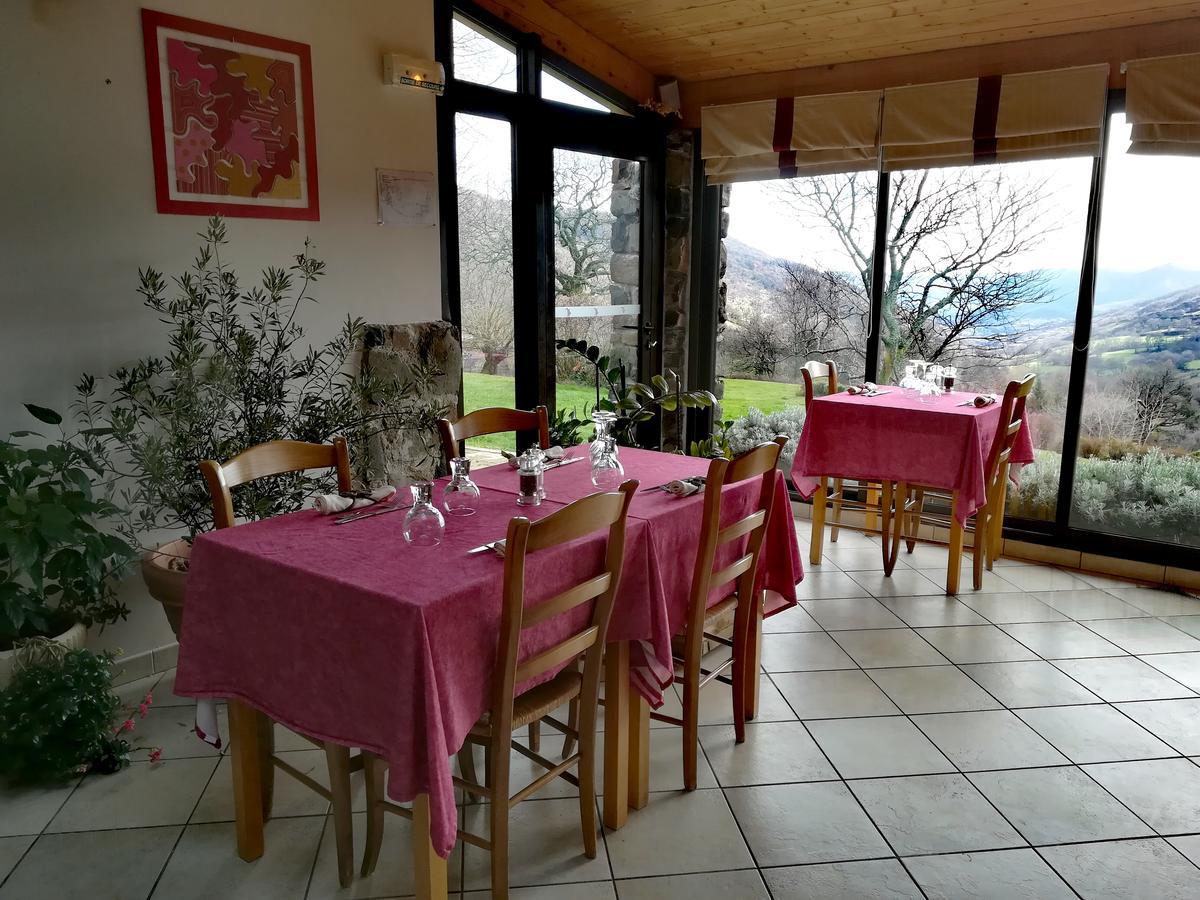 Logis Hotel-Restaurant La Mere Biquette Saint-Pons  Екстер'єр фото